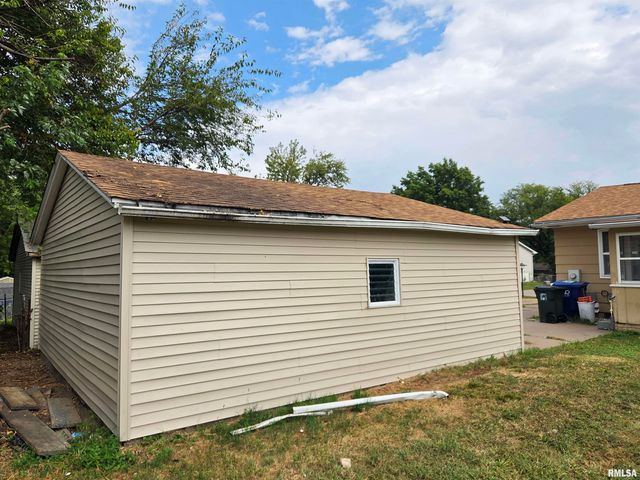 1310 CALVIN Street, Davenport, IA 52804