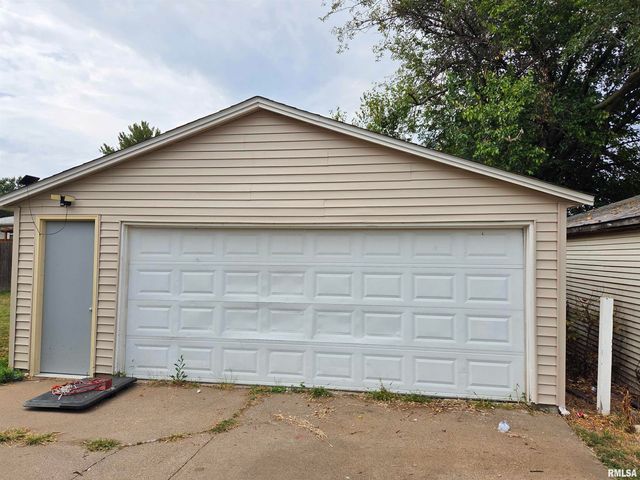 1310 CALVIN Street, Davenport, IA 52804