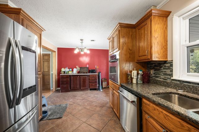 298 Langford Rd, Waverly, TN 37185