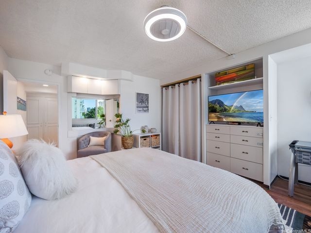 2500 Kalakaua Avenue 503, Honolulu, HI 96815