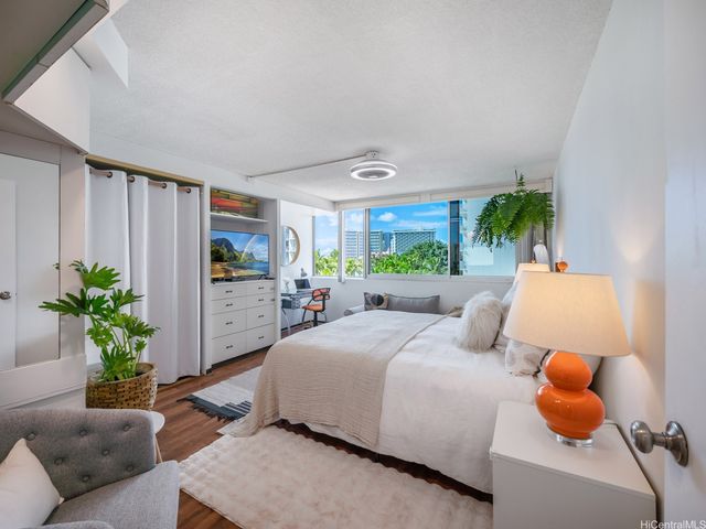 2500 Kalakaua Avenue 503, Honolulu, HI 96815