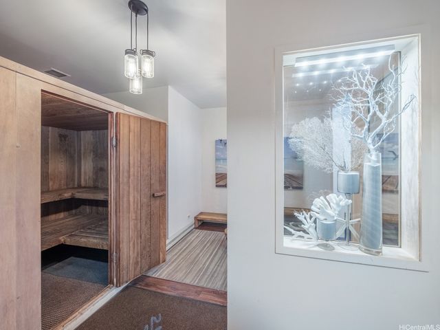 2500 Kalakaua Avenue 503, Honolulu, HI 96815