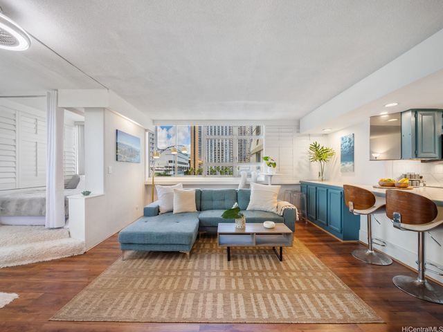 2500 Kalakaua Avenue 503, Honolulu, HI 96815