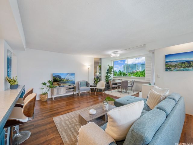 2500 Kalakaua Avenue 503, Honolulu, HI 96815