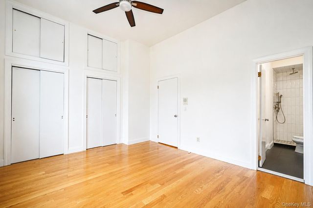 16 Fox Hunt Court, Staten Island, NY 10301