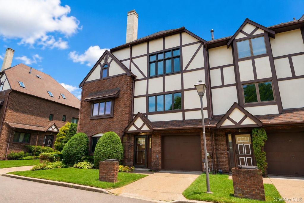 16 Fox Hunt Court, Staten Island, NY 10301 — photo 3