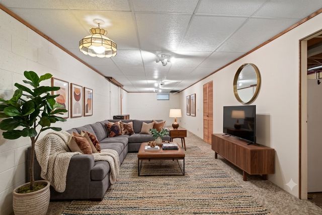8801 Dunlap Avenue, Circle Pines, MN 55014