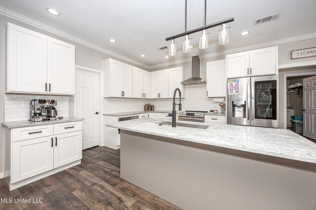 8817 Stonewall Street, Ocean Springs, MS 39564