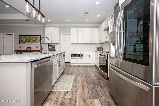 8817 Stonewall Street, Ocean Springs, MS 39564