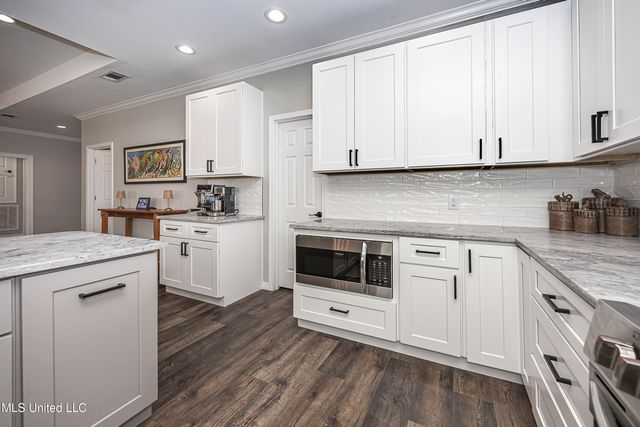 8817 Stonewall Street, Ocean Springs, MS 39564