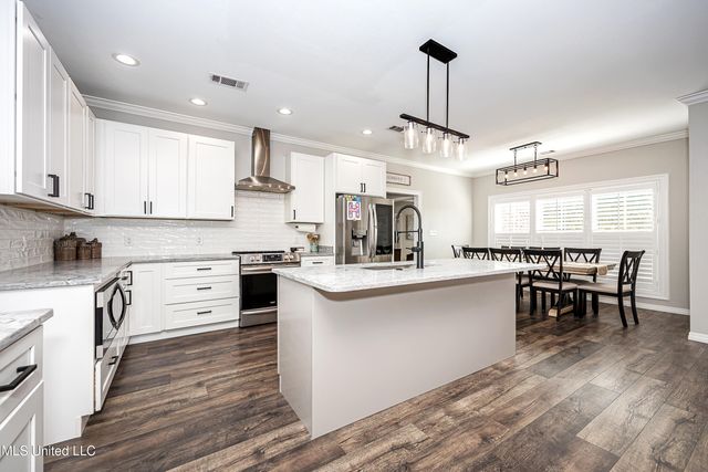 8817 Stonewall Street, Ocean Springs, MS 39564