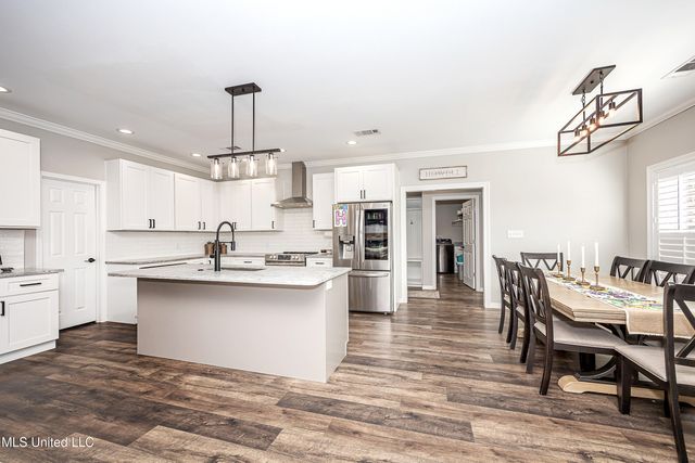 8817 Stonewall Street, Ocean Springs, MS 39564