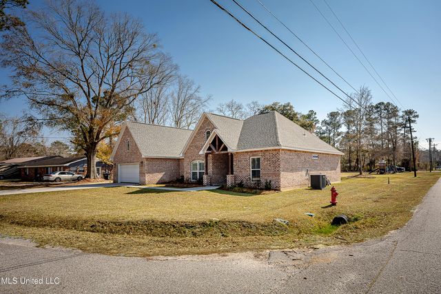 8817 Stonewall Street, Ocean Springs, MS 39564