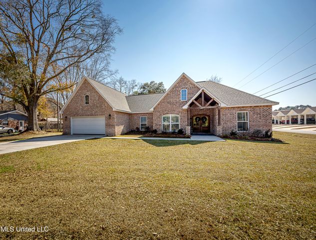 8817 Stonewall Street, Ocean Springs, MS 39564