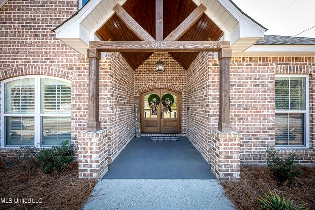8817 Stonewall Street, Ocean Springs, MS 39564
