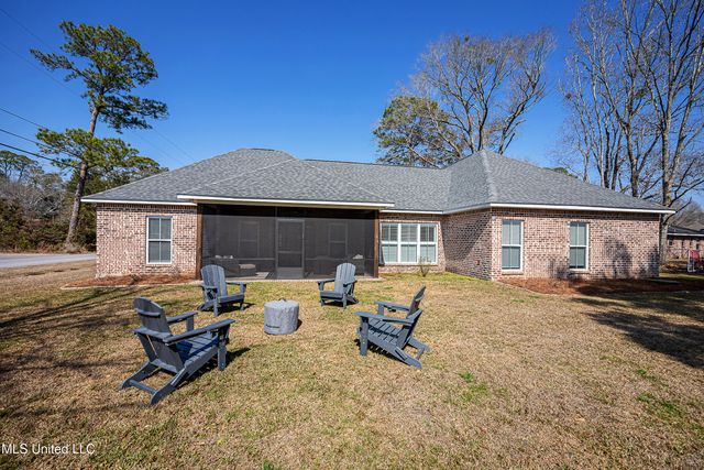 8817 Stonewall Street, Ocean Springs, MS 39564