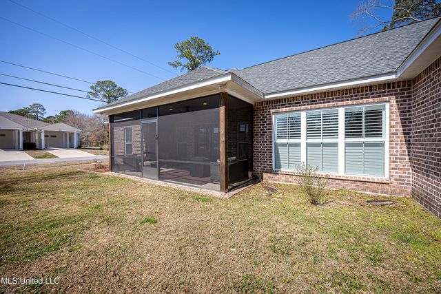 8817 Stonewall Street, Ocean Springs, MS 39564