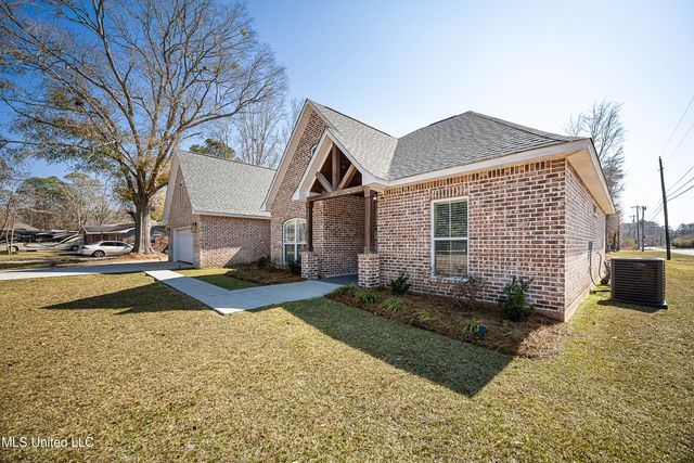 8817 Stonewall Street, Ocean Springs, MS 39564