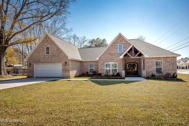 8817 Stonewall Street, Ocean Springs, MS 39564