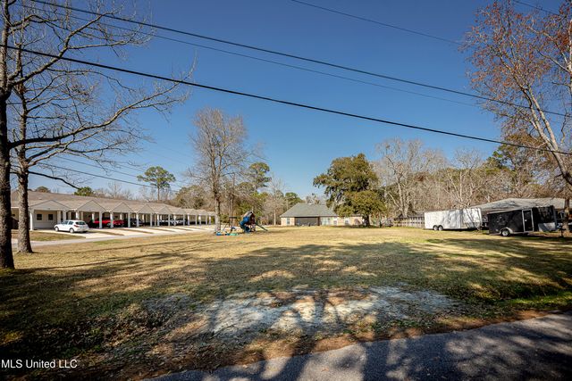 8817 Stonewall Street, Ocean Springs, MS 39564