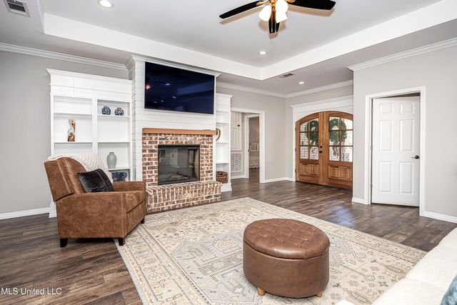 8817 Stonewall Street, Ocean Springs, MS 39564