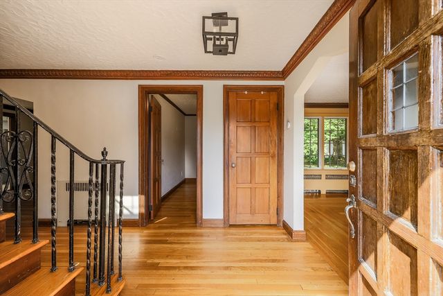6 Old Brook Dr, Worcester, MA 01609