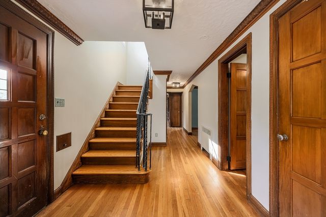 6 Old Brook Dr, Worcester, MA 01609