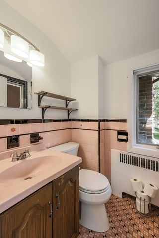 6 Old Brook Dr, Worcester, MA 01609