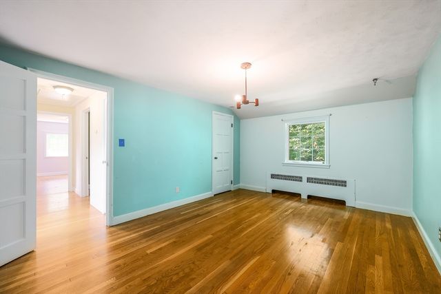 6 Old Brook Dr, Worcester, MA 01609