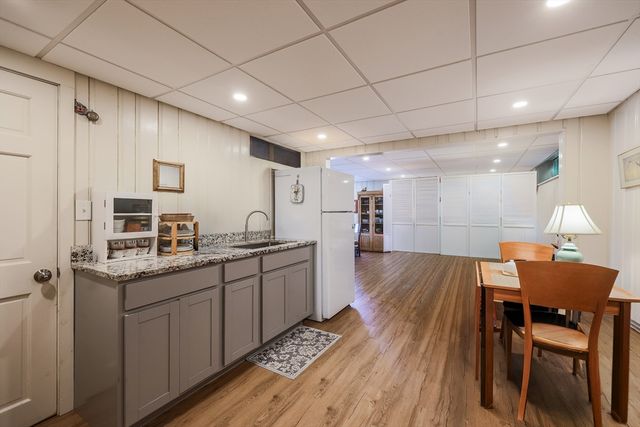 6 Old Brook Dr, Worcester, MA 01609