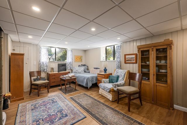 6 Old Brook Dr, Worcester, MA 01609