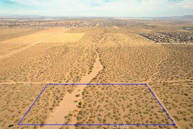 8 Maricopa Road, Victorville, CA 92392