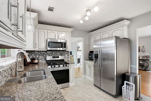 3603 Stephens Creek Court, Loganville, GA 30052