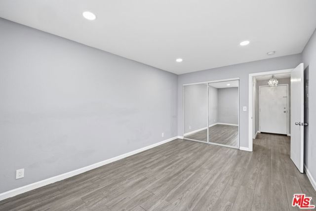 6815 Remmet Avenue 215, Canoga Park (los Angeles), CA 91303