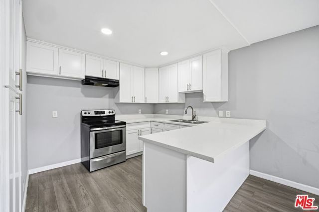6815 Remmet Avenue 215, Canoga Park (los Angeles), CA 91303
