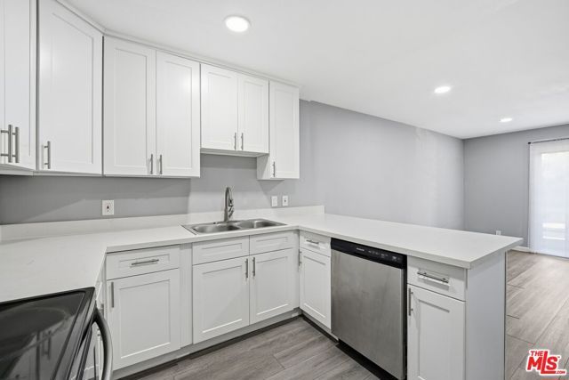 6815 Remmet Avenue 215, Canoga Park (los Angeles), CA 91303