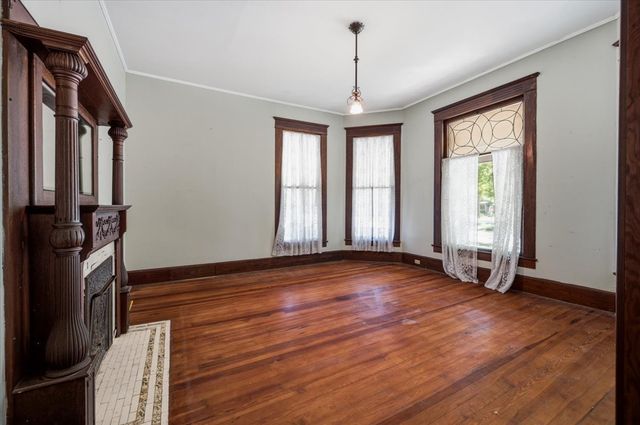 200 S Hawkins Street, Waxahachie, TX 75165