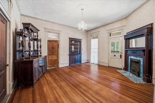 200 S Hawkins Street, Waxahachie, TX 75165