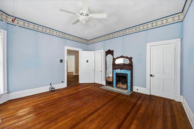 200 S Hawkins Street, Waxahachie, TX 75165