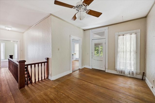 200 S Hawkins Street, Waxahachie, TX 75165