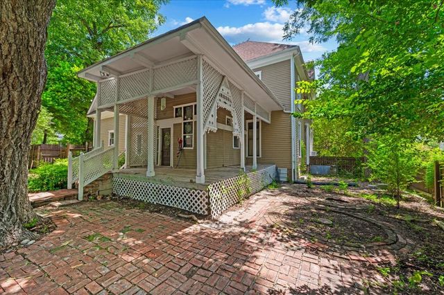 200 S Hawkins Street, Waxahachie, TX 75165