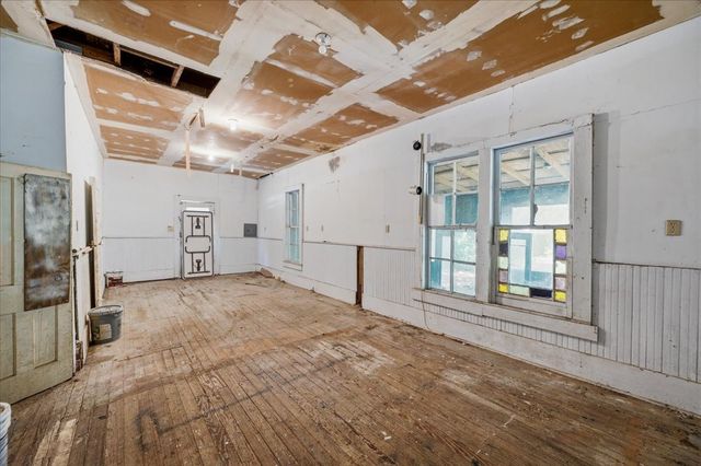 200 S Hawkins Street, Waxahachie, TX 75165