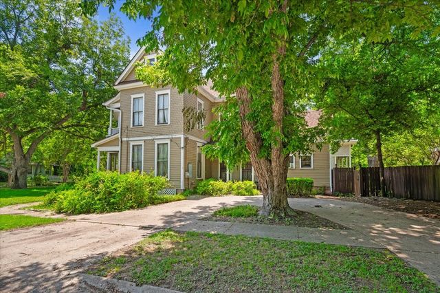 200 S Hawkins Street, Waxahachie, TX 75165