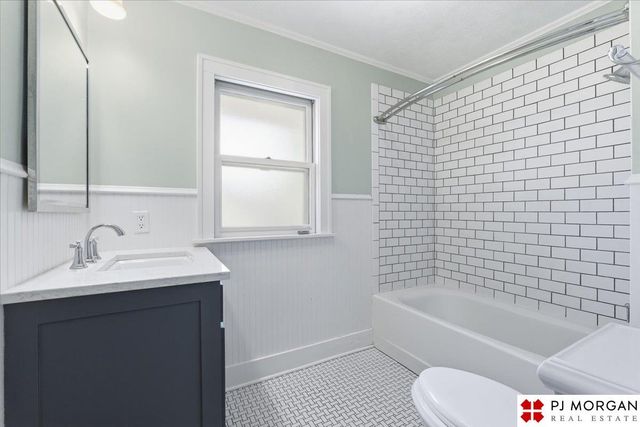 5106 Nicholas Street, Omaha, NE 68132