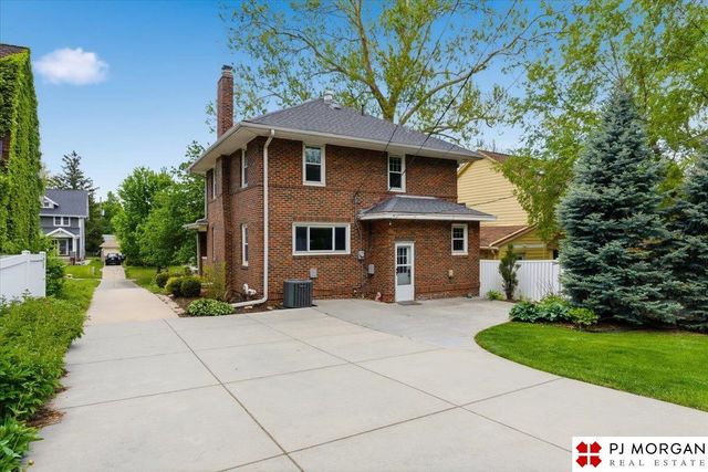 5106 Nicholas Street, Omaha, NE 68132