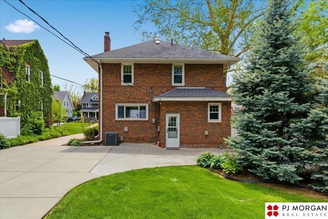 5106 Nicholas Street, Omaha, NE 68132