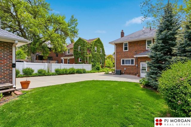5106 Nicholas Street, Omaha, NE 68132