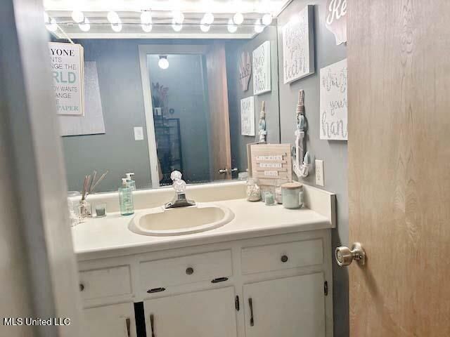 25 David Johnson Road, Poplarville, MS 39470