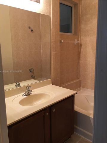 11401 NW 89th St 205, Doral, FL 33178