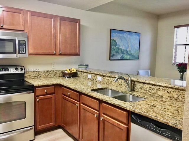 11401 NW 89th St 205, Doral, FL 33178